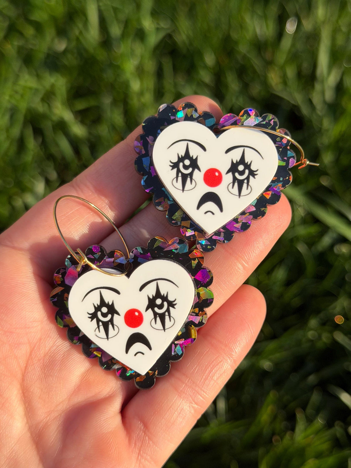 Scalloped Acrylic Clown Face Heart Hoop Earrings: Black Flake Glitter