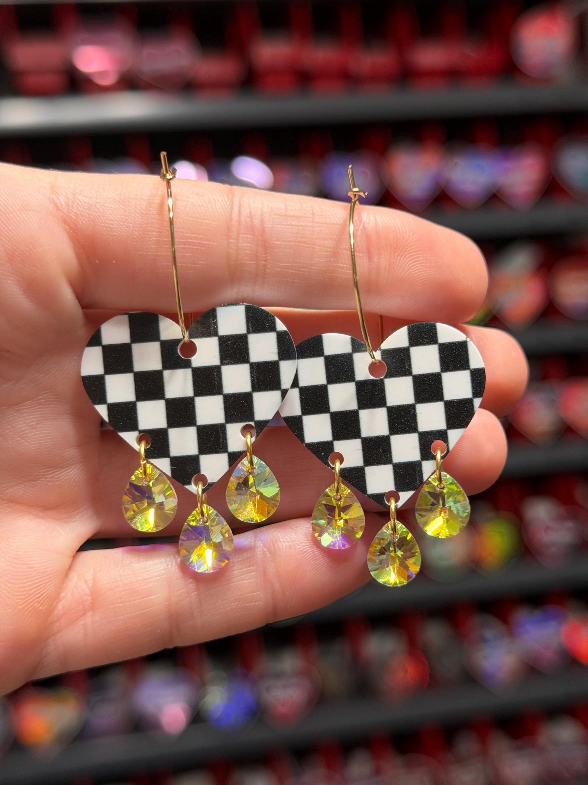 Checkered Print Gemstone Dangly Heart Acrylic Earrings