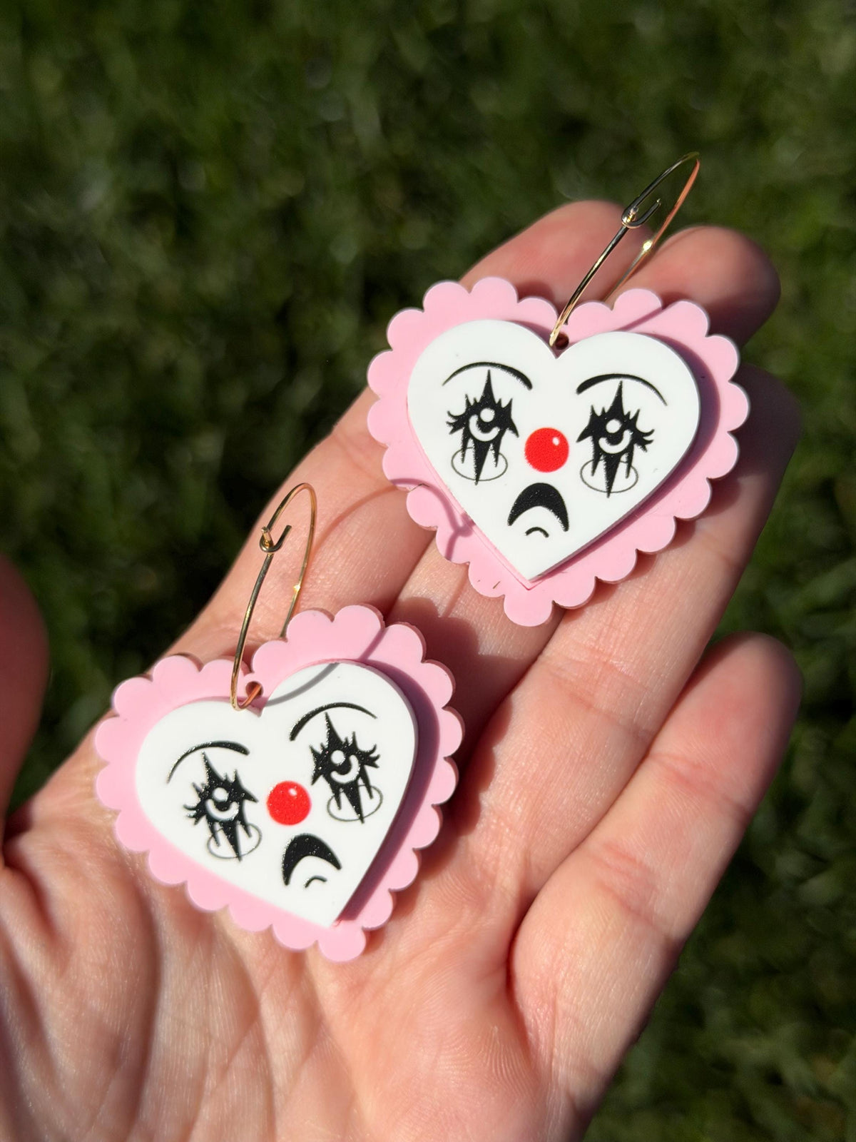 Scalloped Acrylic Clown Face Heart Hoop Earrings: Pastel Pink