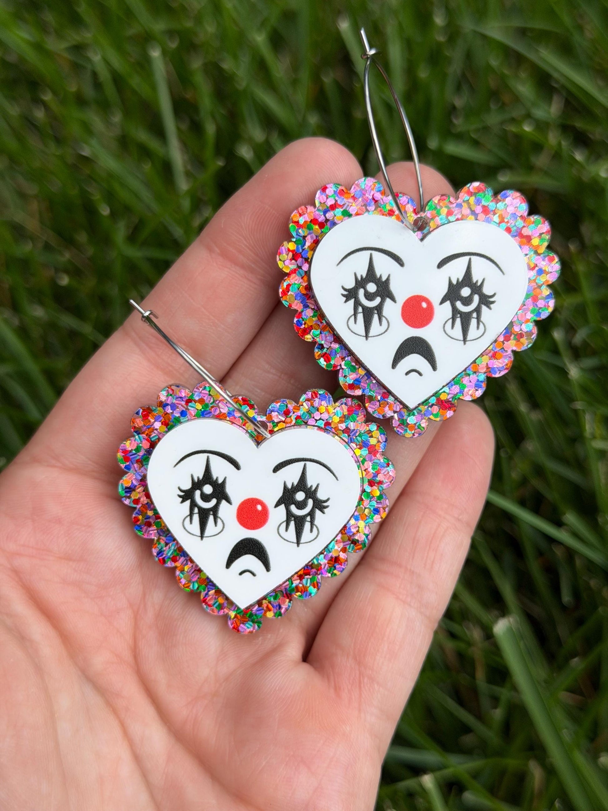 Scalloped Acrylic Clown Face Heart Hoop Earrings: Confetti Dot