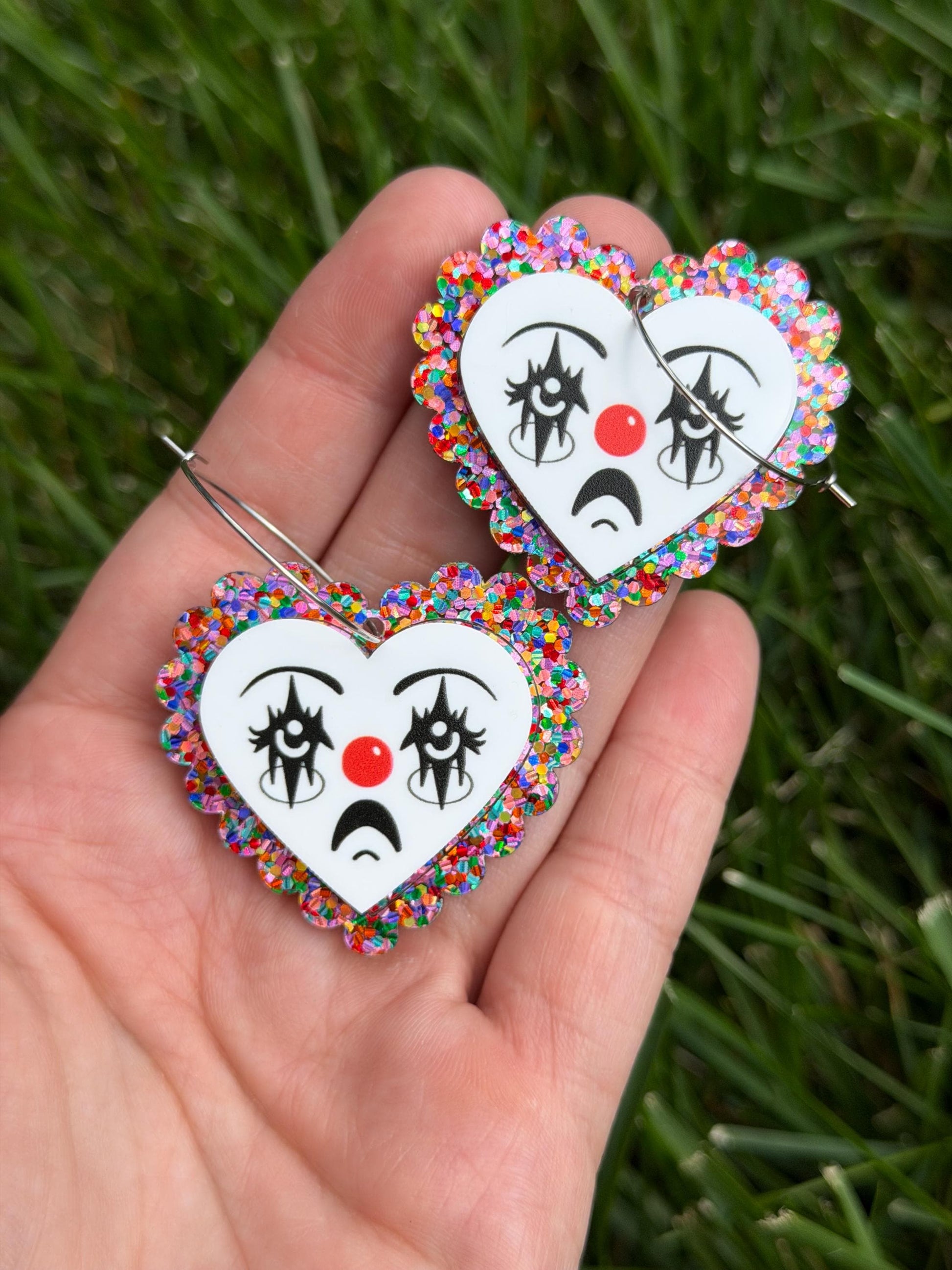 Scalloped Acrylic Clown Face Heart Hoop Earrings: Confetti Dot