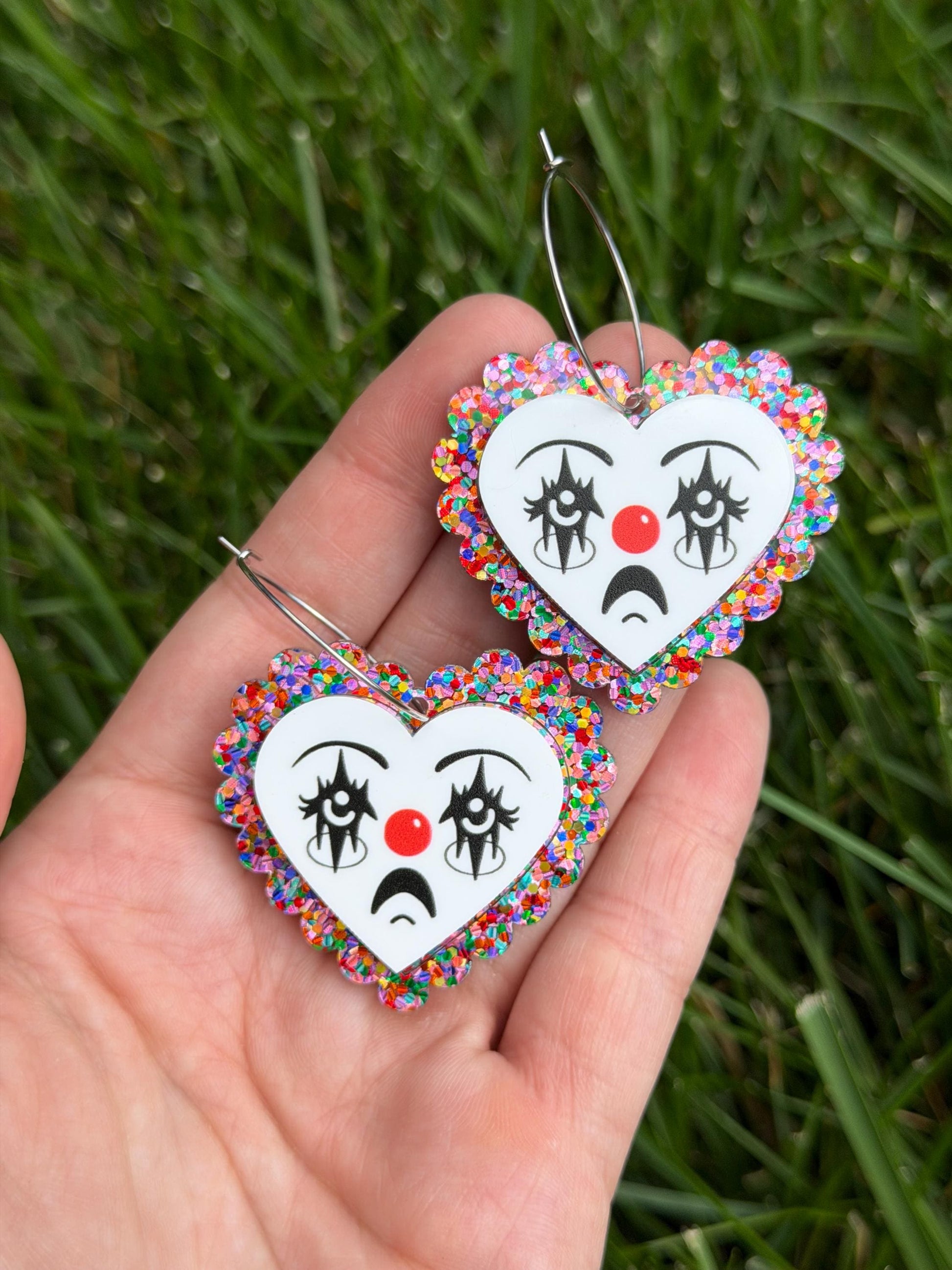 Scalloped Acrylic Clown Face Heart Hoop Earrings: Confetti Dot