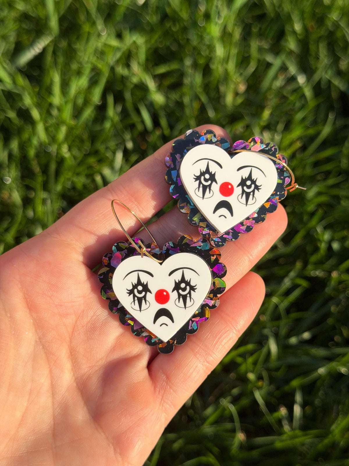 Scalloped Acrylic Clown Face Heart Hoop Earrings: Black Flake Glitter