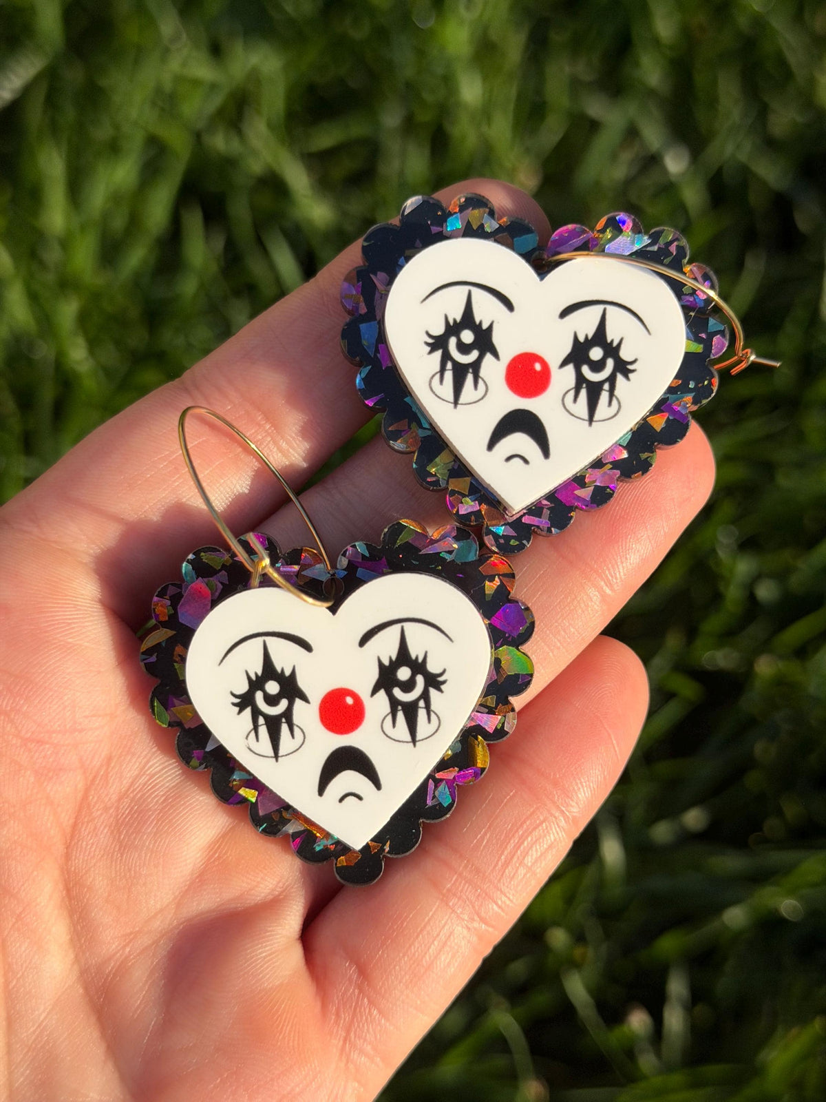 Scalloped Acrylic Clown Face Heart Hoop Earrings: Black Flake Glitter